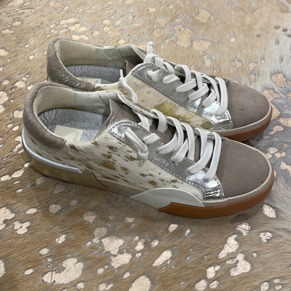 NWOB Dolce Vita Zina tennis shoes